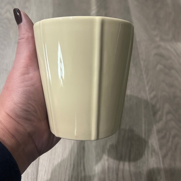 Mini Beige Ceramic Planter - Picture 1 of 3